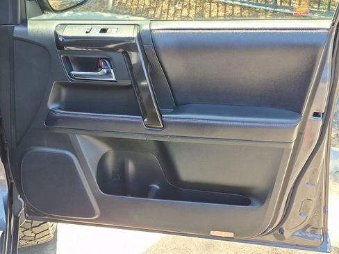 Used 2019 Toyota 4Runner TRD Off-Road Premium AWD/4WD image 20