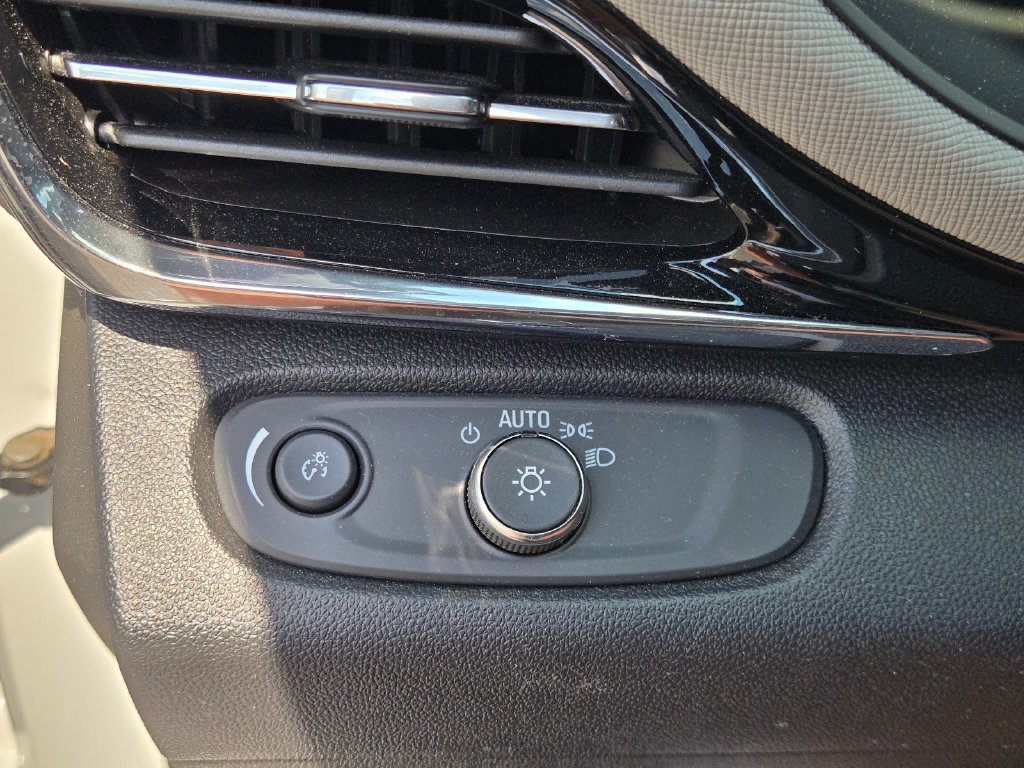 Used 2025 Buick Envista Avenir FWD image 21