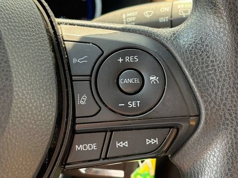 Used 2023 Toyota RAV4 LE AWD/4WD image 17