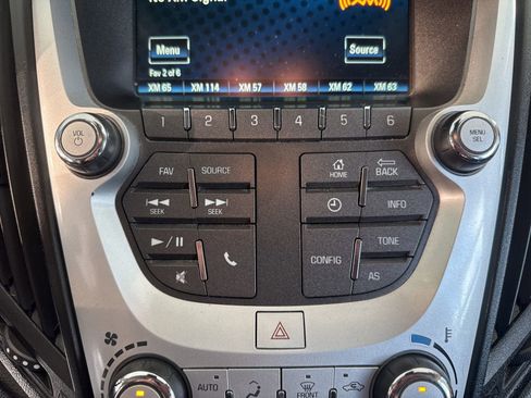 Used 2017 Chevrolet Equinox LT w/ Convenience Package image 29