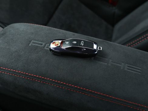 Used 2018 Porsche 911 GT2 RS image 34