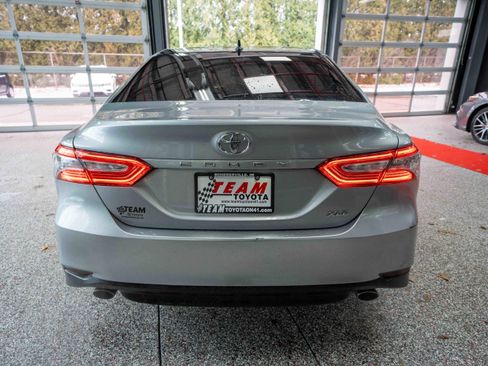 Used 2019 Toyota Camry XLE image 3