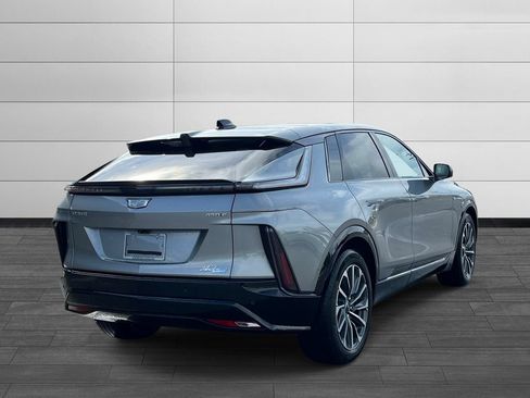 Used 2024 Cadillac Lyriq Sport RWD image 5
