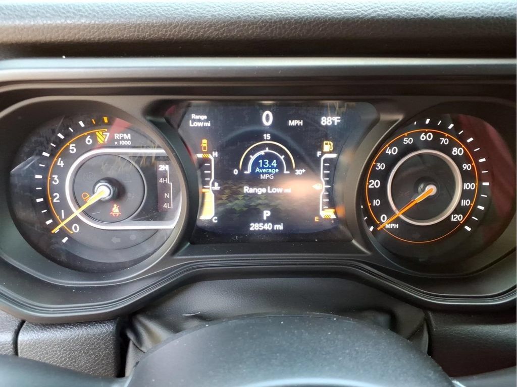 Used 2024 Jeep Gladiator Sport AWD/4WD image 16