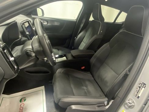 Used 2023 Volvo C40 P8 Recharge Ultimate w/ Protection Package Premier image 10