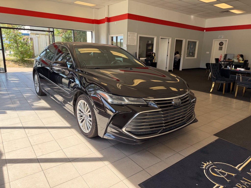 Used 2019 Toyota Avalon Limited FWD image 6