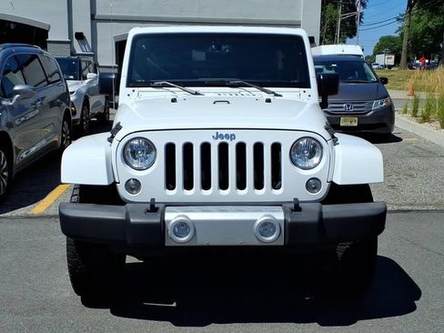 Used 2015 Jeep Wrangler Unlimited Sahara w/ Dual Top Group AWD/4WD image 2