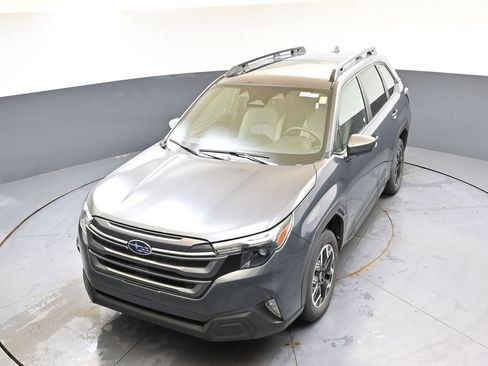 Used 2025 Subaru Forester Premium AWD/4WD image 46