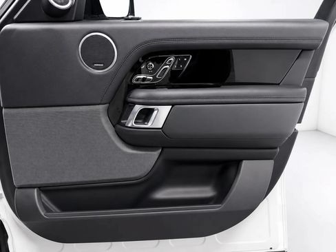 Used 2018 Land Rover Range Rover HSE AWD/4WD image 28