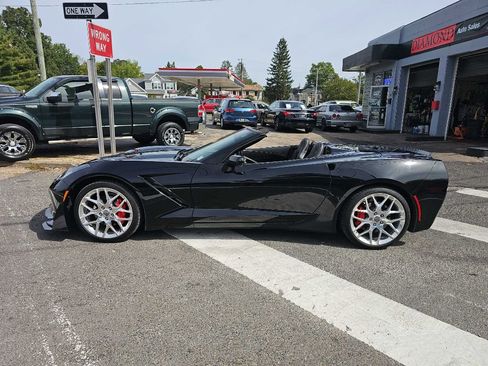 Used 2018 Chevrolet Corvette Stingray Convertible w/ 2LT Preferred Equipment Group image 8