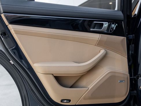 Certified 2018 Porsche Panamera image 30