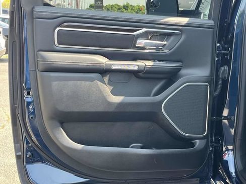 Used 2022 RAM 1500 Laramie AWD/4WD image 16