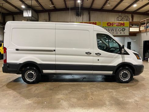 Used 2018 Ford Transit 250 148 Medium Roof RWD image 3