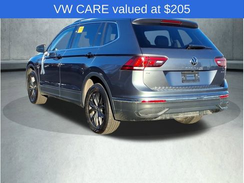 Used 2022 Volkswagen Tiguan SE w/ Panoramic Sunroof Package image 8