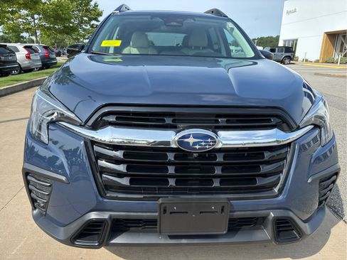 Used 2025 Subaru Ascent Limited AWD/4WD image 3