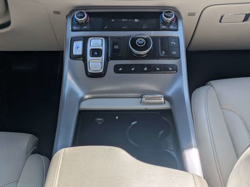 Used 2024 Hyundai Palisade Calligraphy FWD image 19