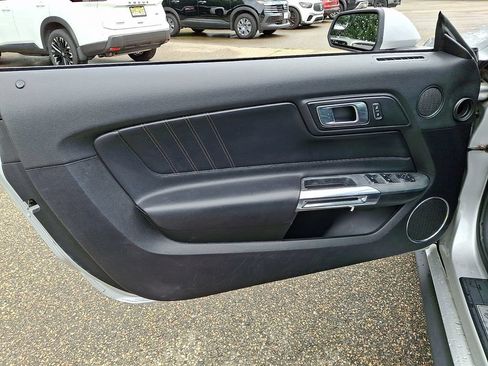 Used 2019 Ford Mustang Premium RWD image 13