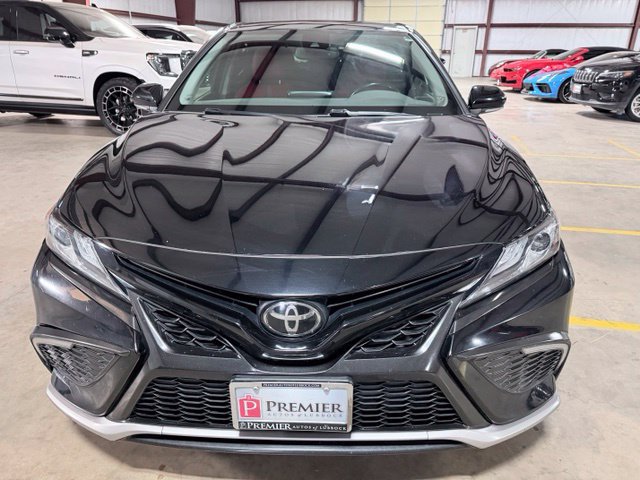 Used 2022 Toyota Camry XSE FWD image 7