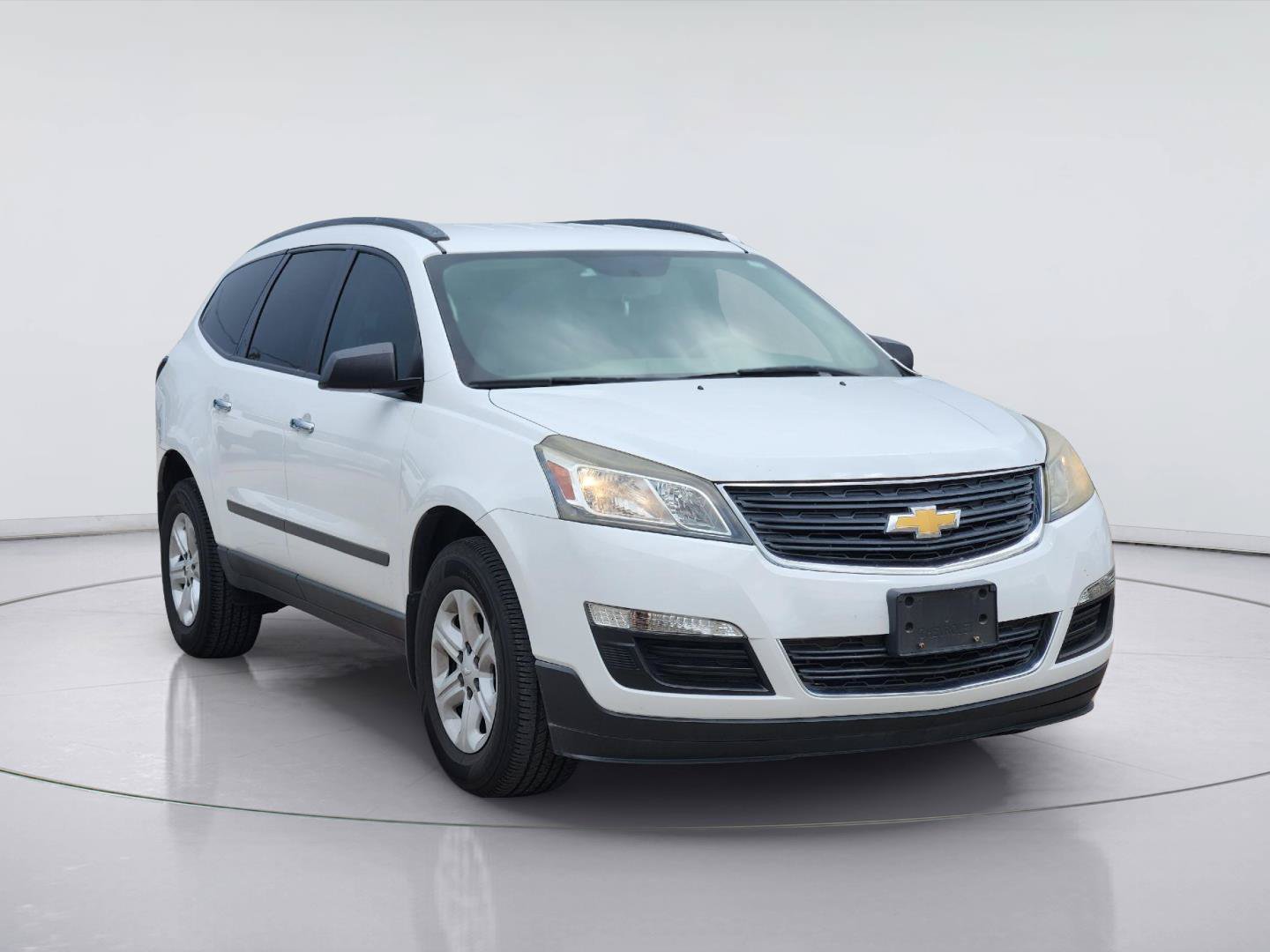 Used 2017 Chevrolet Traverse LS FWD image 3