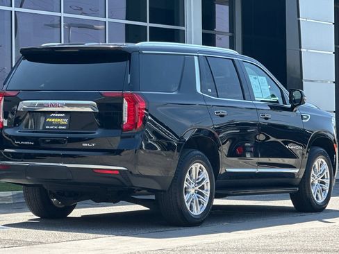 Used 2023 GMC Yukon SLT w/ SLT Premium Package RWD image 4