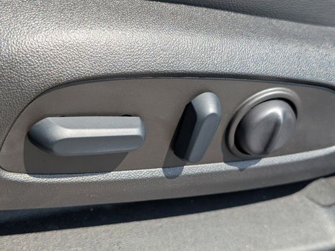 Used 2022 GMC Acadia Denali w/ Denali Ultimate Package AWD/4WD image 24