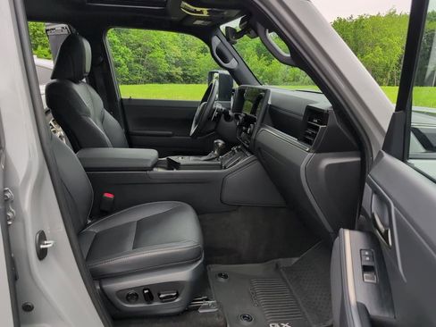 Used 2025 Lexus GX 550 w/ Cold Area Package AWD/4WD image 45