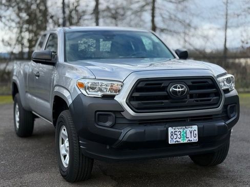 Used 2019 Toyota Tacoma SR image 7