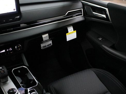 New 2026 Mitsubishi Outlander ES image 22