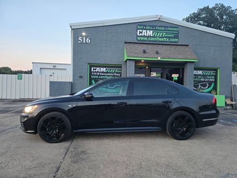 Used 2018 Volkswagen Passat 2.0T R-Line image 11