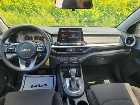 Used 2023 Kia Forte LXS w/ LXS Technology Package FWD image 18