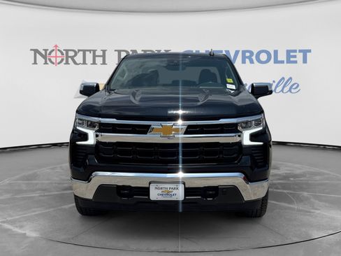 Certified 2022 Chevrolet Silverado 1500 LT w/ Z71 Off-Road Package AWD/4WD image 2
