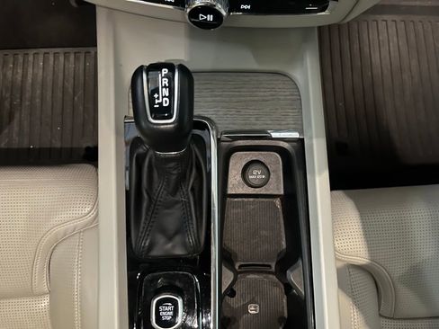 Used 2019 Volvo XC60 T5 Inscription image 15