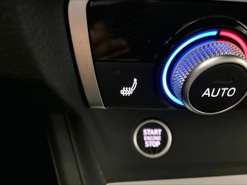 Used 2025 Audi Q3 2.0T Premium image 35