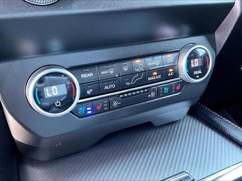 Used 2021 Ford Expedition Limited AWD/4WD image 31