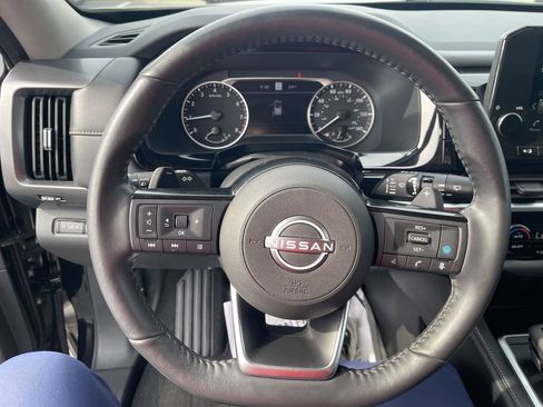 Used 2023 Nissan Pathfinder SL AWD/4WD image 14