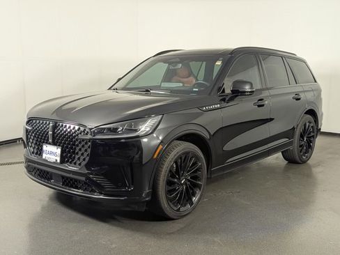 Used 2025 Lincoln Aviator Reserve w/ Equipment Group 201A AWD/4WD image 4