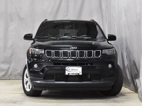 Used 2024 Jeep Compass Latitude image 4