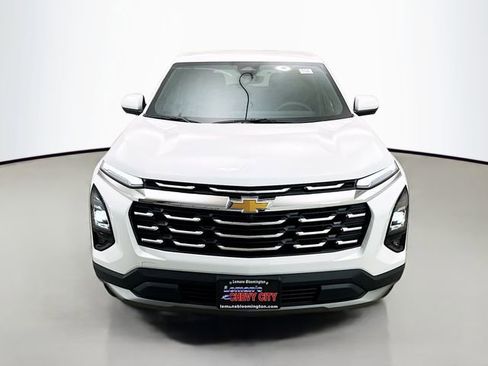 New 2026 Chevrolet Equinox LT image 2