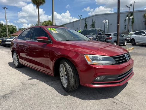 Used 2016 Volkswagen Jetta SEL FWD image 3