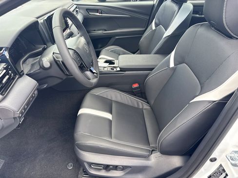 New 2026 Toyota Camry Hybrid FWD image 21