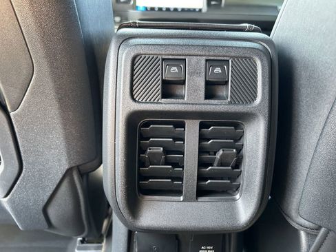 New 2025 Ford Bronco Badlands image 16