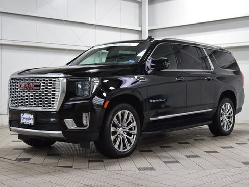 Used 2024 GMC Yukon XL Denali w/ Advanced Technology Package AWD/4WD image 3