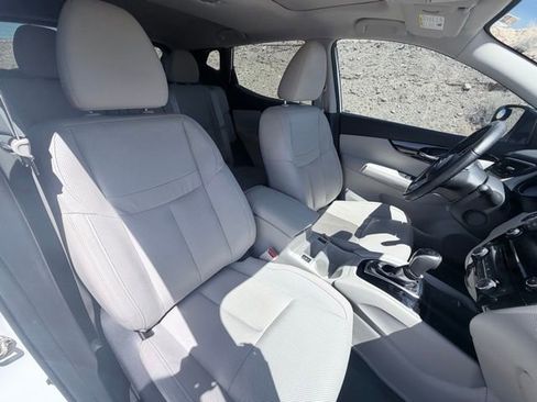 Used 2022 Nissan Rogue Sport SL w/ Premium Package image 35