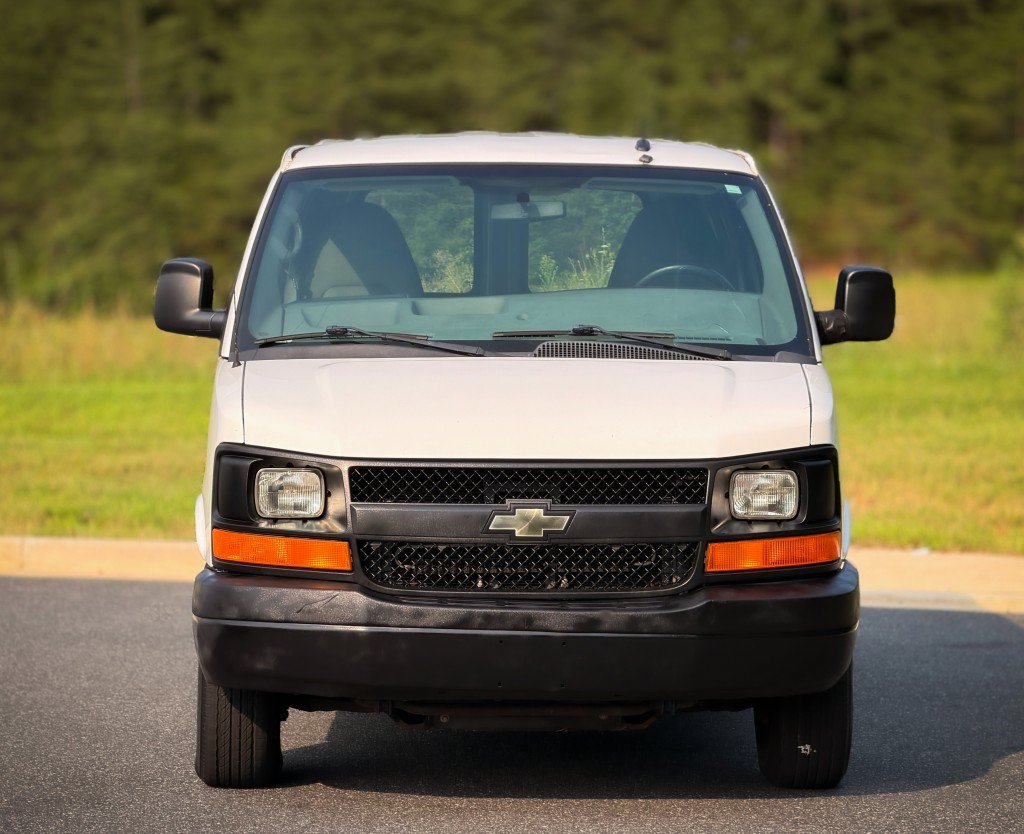Used 2014 Chevrolet Express 2500 RWD image 4