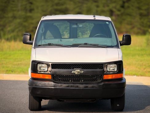 Used 2014 Chevrolet Express 2500 RWD image 4