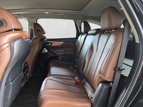 Certified 2025 Acura MDX w/ Technology Package FWD image 17