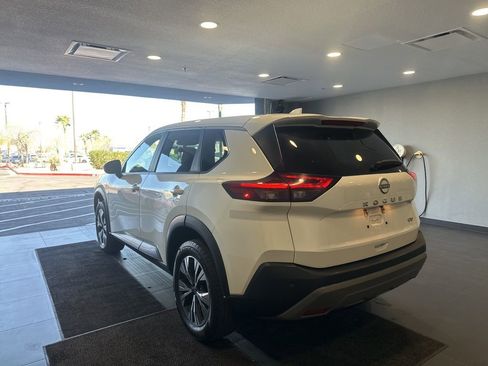 Used 2023 Nissan Rogue SV image 5