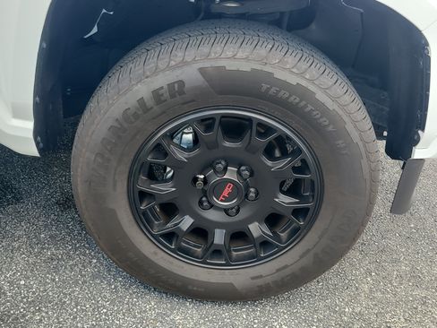 Certified 2025 Toyota Tacoma SR5 RWD image 10