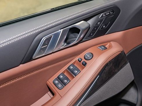 Used 2026 BMW X7 M60i image 14