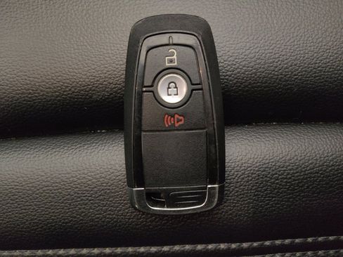 Used 2023 Ford Edge SEL image 32